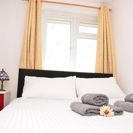 Sm Dreams Unlimited Serviced Accommodation- Stanwell-Staines-Heathrow Dış mekan fotoğraf