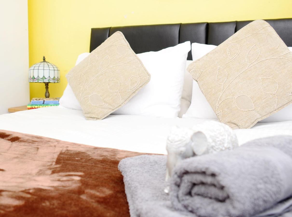 Sm Dreams Unlimited Serviced Accommodation- Stanwell-Staines-Heathrow Dış mekan fotoğraf