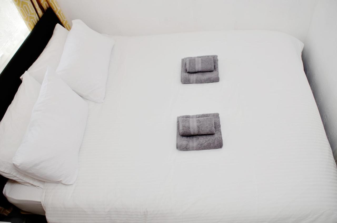 Sm Dreams Unlimited Serviced Accommodation- Stanwell-Staines-Heathrow Dış mekan fotoğraf