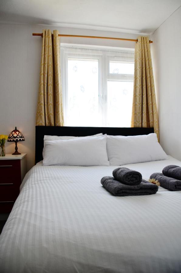 Sm Dreams Unlimited Serviced Accommodation- Stanwell-Staines-Heathrow Dış mekan fotoğraf