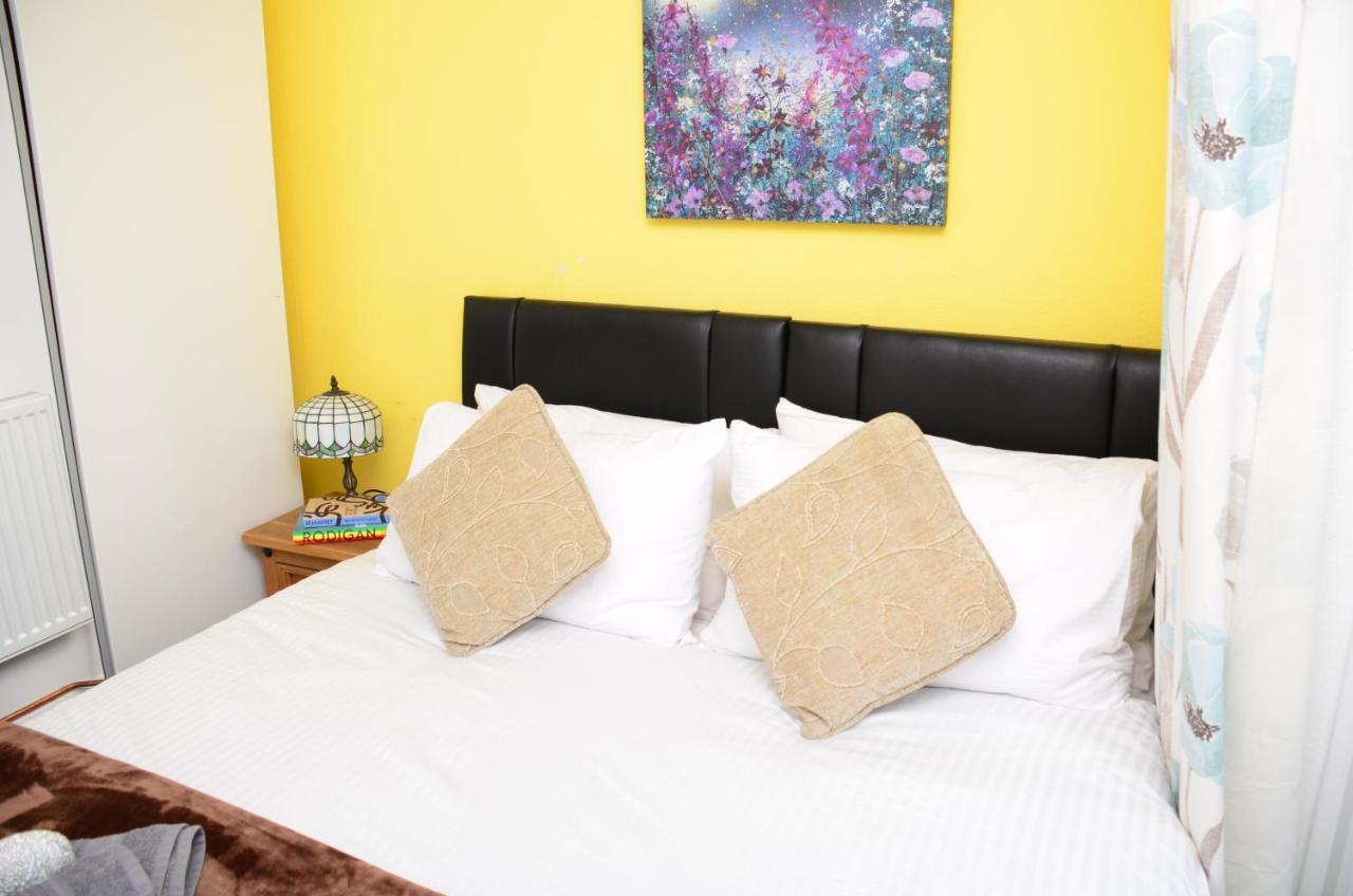 Sm Dreams Unlimited Serviced Accommodation- Stanwell-Staines-Heathrow Dış mekan fotoğraf