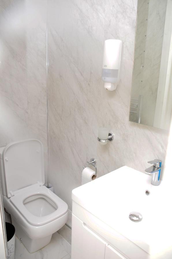 Sm Dreams Unlimited Serviced Accommodation- Stanwell-Staines-Heathrow Dış mekan fotoğraf
