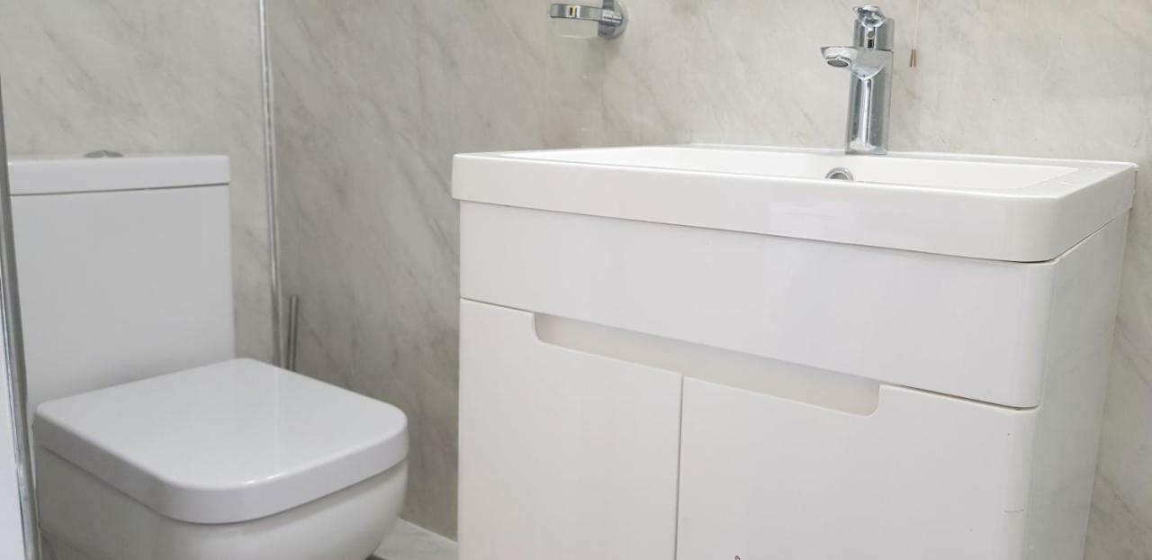 Sm Dreams Unlimited Serviced Accommodation- Stanwell-Staines-Heathrow Dış mekan fotoğraf